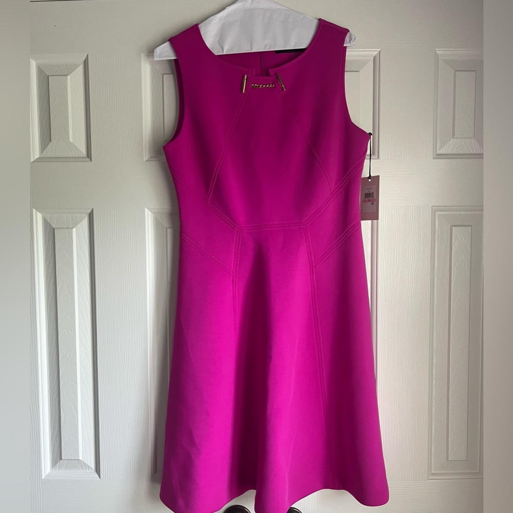 Sleeveless Magenta stretch material dress